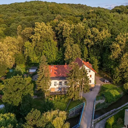 Pod Zamkiem Ksiaz 